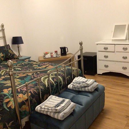 Ocean Waves Bed & Breakfast Gorleston-on-Sea Екстериор снимка